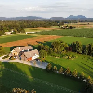 https://bed-breakfast-na-poljani.hotels-in-ljubljana.com