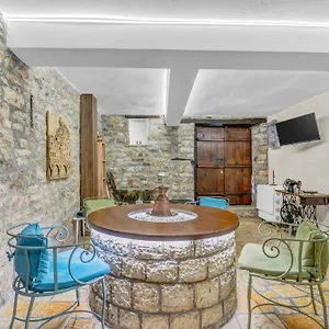 https://vila-4-bedbreakfast.albaniahotels.org